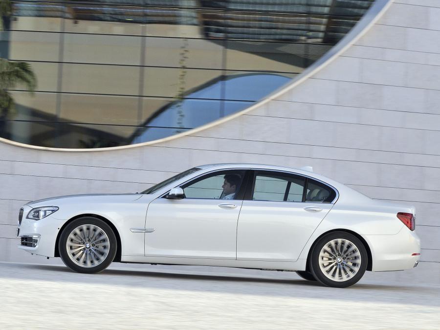  BMW 750d xDrive 2012 года  (фото 43 из 54)